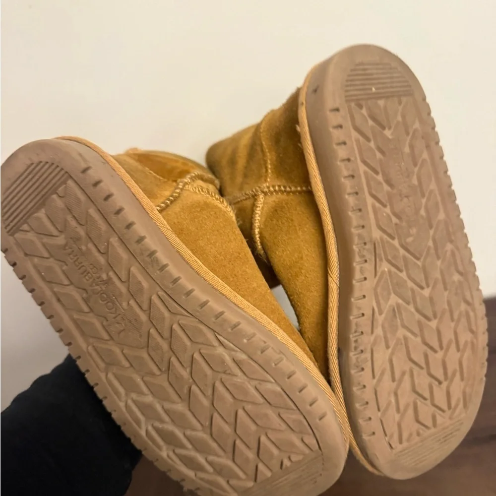 Koolaburra by UGG Girls Chestnut Bow Boots Size 1.5